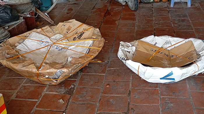 Chuẩn bị hàng gửi cho khách