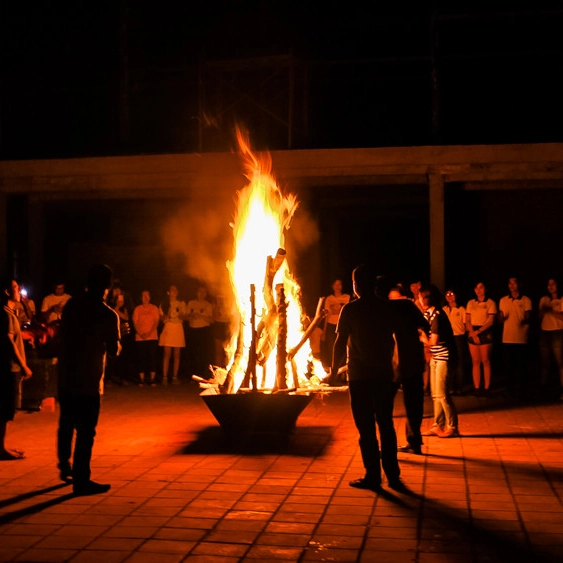 chảo gang đốt lửa trại