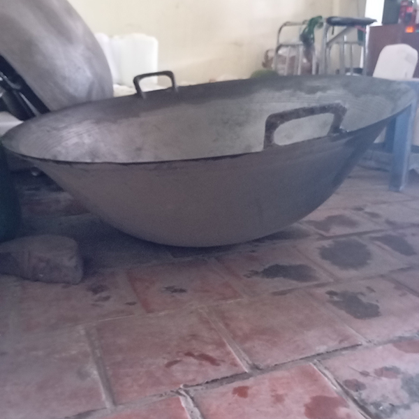 Chảo gang nấu cám lợn