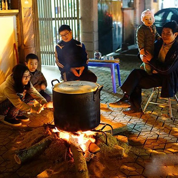 chảo gang đốt lửa trại